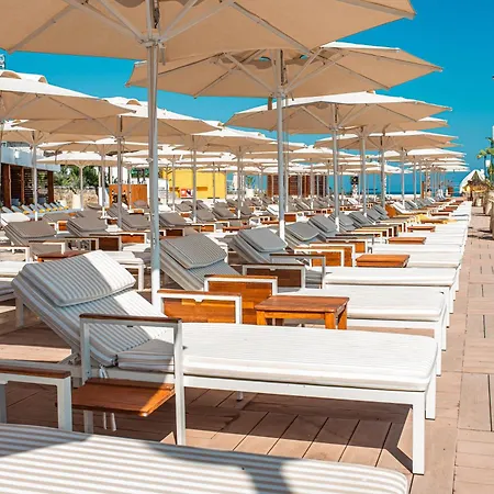 Szálloda Chamada Prestige And Casino Ájosz Epíktitosz