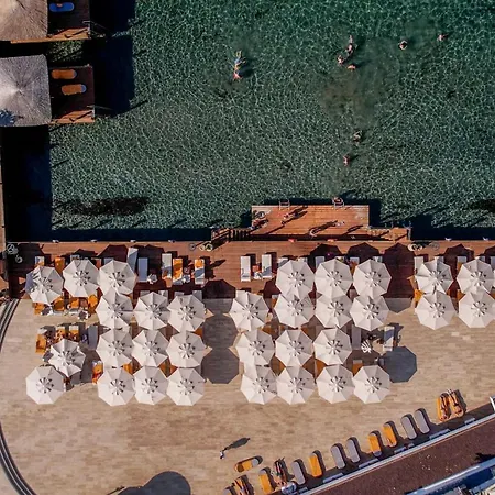 Chamada Prestige And Casino Otel Agios Epiktitos